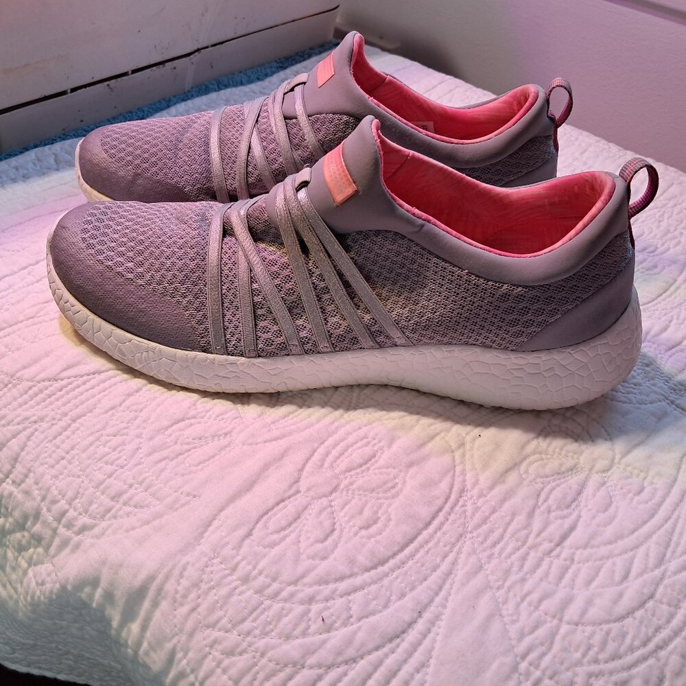 Skechers Gray & Pink Slip on Sneakers Size 9 - Picture 2 of 6